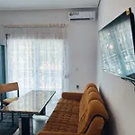 Desire Κορινός