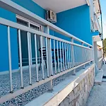 Δωμάτια σε οικογενειακή κατοικία Desire Κορινός